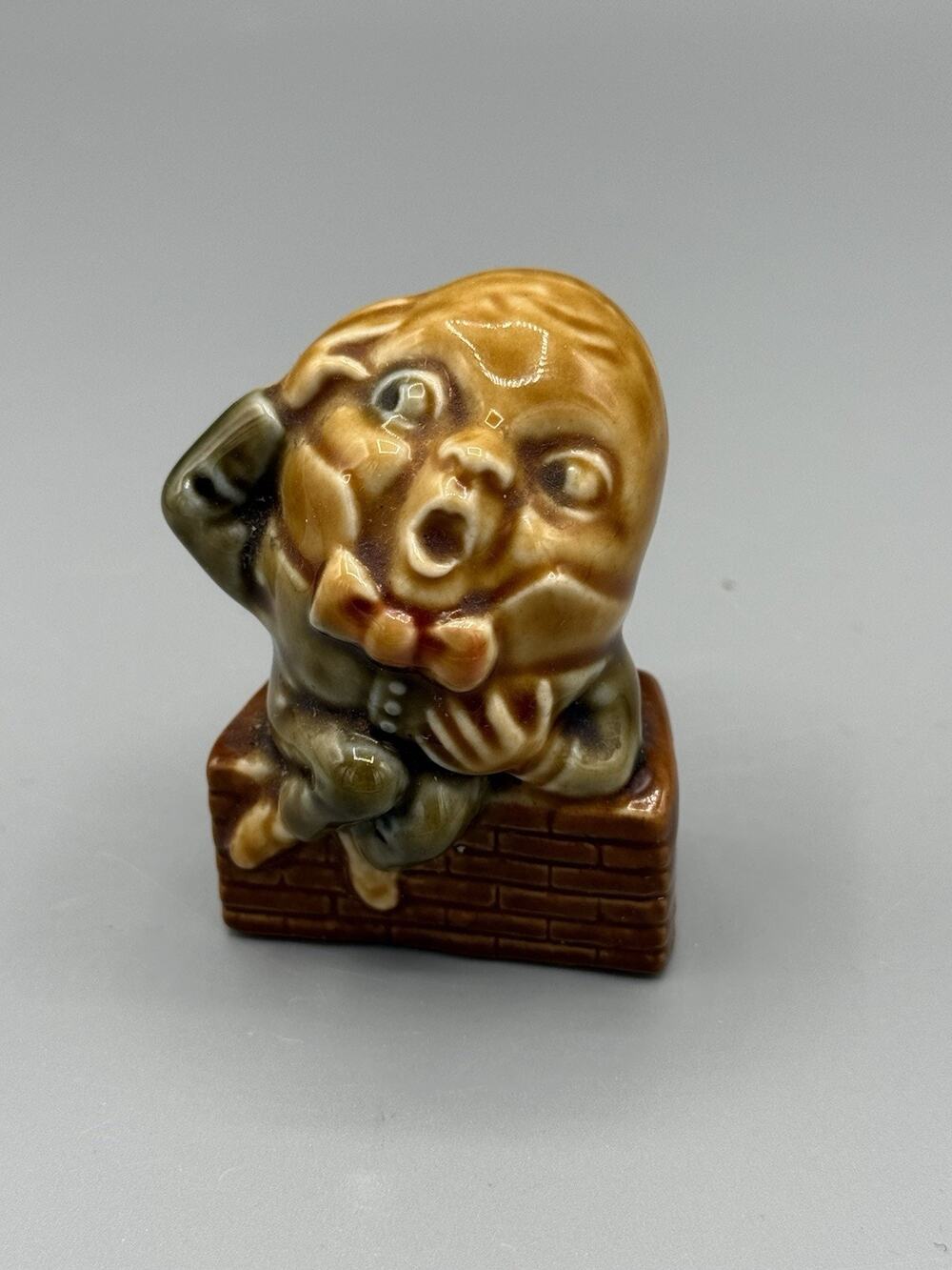 Vintage Wade England Humpty Dumpty Ceramic Figurine Brick Wall 3” Nursery